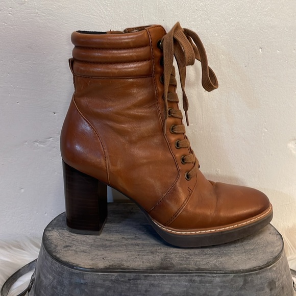 #0168 NWOB Naturalizer Brown Leather Lace Up Boots with Chunky Heel LIKE NEW -8 - Picture 3 of 11